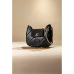 Οβάλ Τσάντα Ώμου Puffer με Καπάκι με Κλειδαριά και Αλυσίδα