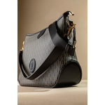 Η Τσάντα με το Απόλυτο Μέγεθος Ιδανικό για Όλες τις Γυναίκες