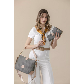 Η Τσάντα με το Απόλυτο Μέγεθος Ιδανικό για Όλες τις Γυναίκες