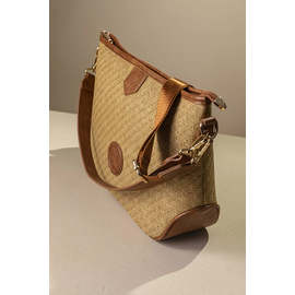 Η Τσάντα με το Απόλυτο Μέγεθος Ιδανικό για Όλες τις Γυναίκες