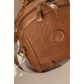 Μεσαίο Backpack με Πολλά Τσεπάκια και υφή Ψάθας