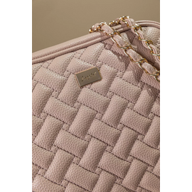 Διαχρονική Τσάντα με Αλυσίδα